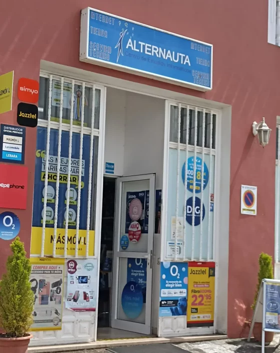 Componentes de PC a la venta en tienda de informática en El Sauzal, Tenerife